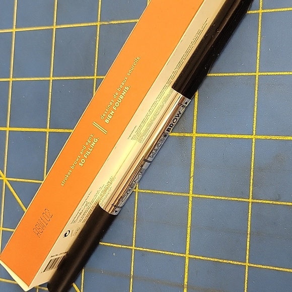 The Crème Shop Macro Brow Pencil Caramel Brown NIB - Picture 4 of 5